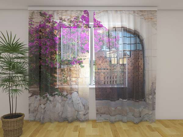 Rideau en mousseline : VIEUX MUR AUX FLEURS VIOLES