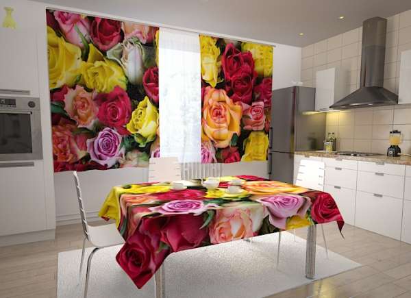 Rideau de cuisine : ROSES COLORÉES