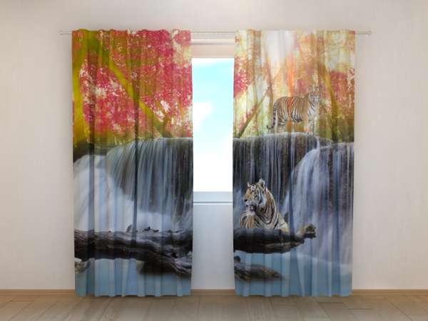 Rideau imprimé : TIGRE À LA CASCADE D'AUTOMNE
