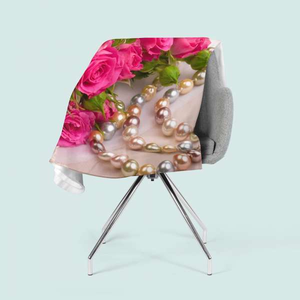 Couverture polaire : ROSES ET PERLES